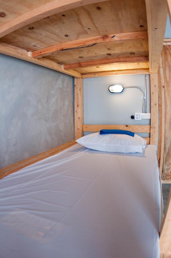 A'Stel Bangrak (Adults Only) Hostel Банкок Екстериор снимка