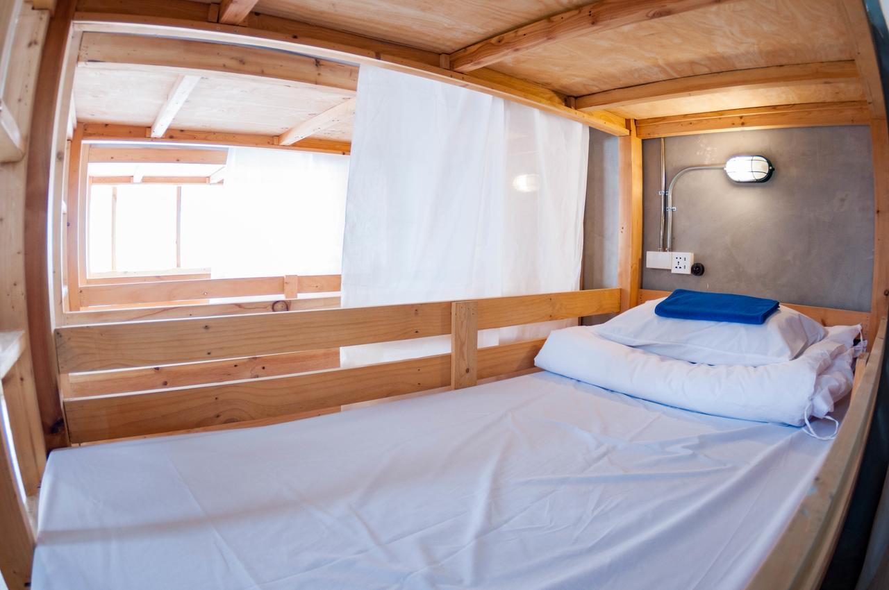 A'Stel Bangrak (Adults Only) Hostel Банкок Екстериор снимка