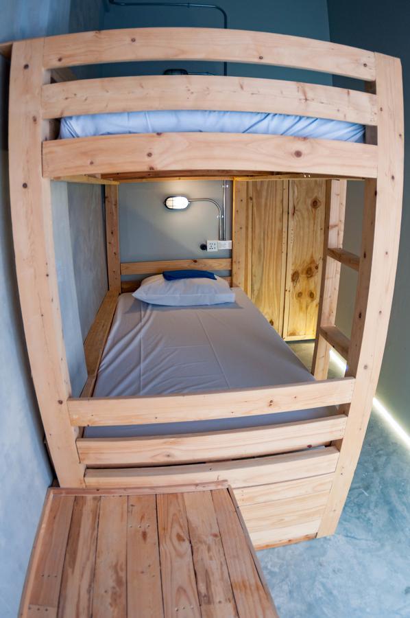 A'Stel Bangrak (Adults Only) Hostel Банкок Екстериор снимка